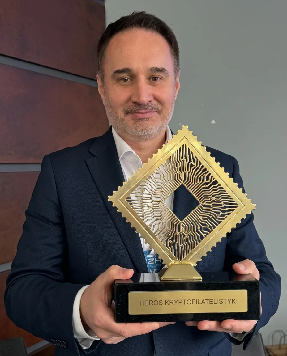 Sebastian Kwaśny z nagrodą Heros Kryptofilatelistyki 2025